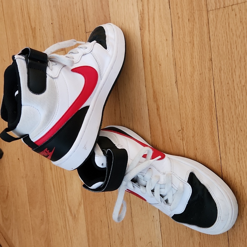 Nike Court Borough Mid 2, size 5Y, white/black/university red - Picture 15 of 16